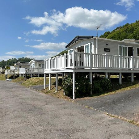 Balmoral Villa Pendine Exterior photo